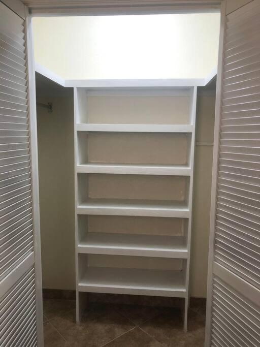 Kelly'S Studio Apartment - Rental Near Airport, Amenities And Bus Route Saint Philip Luaran gambar